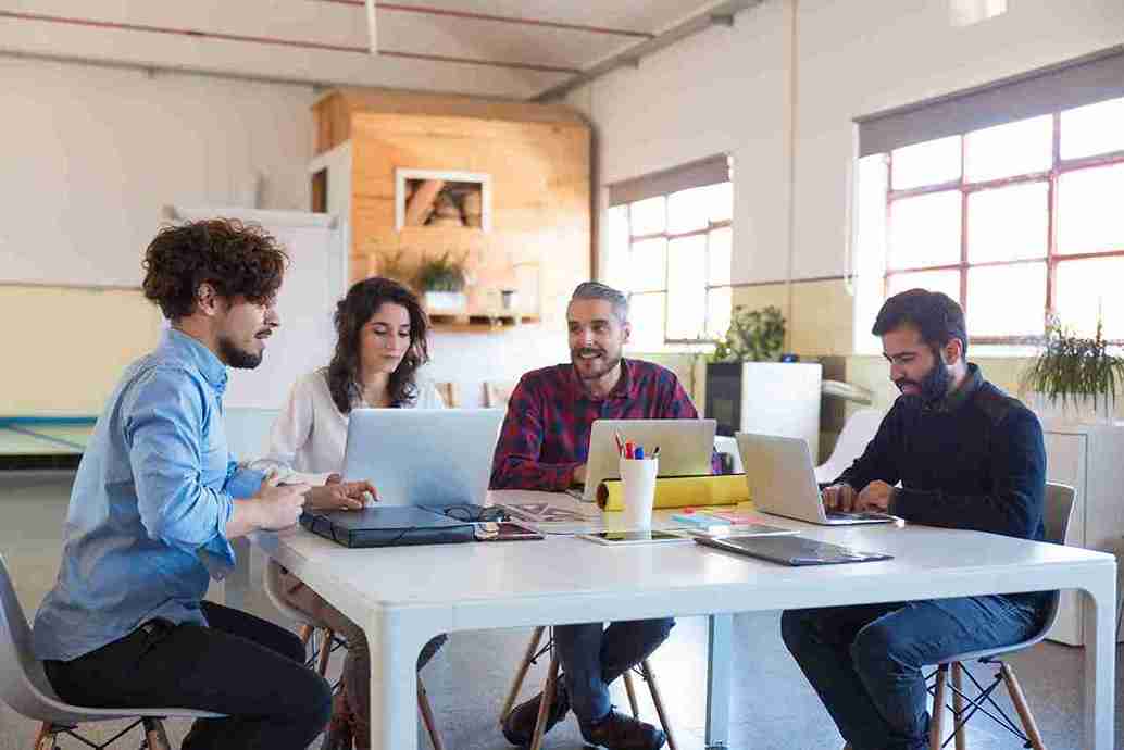 What Is Management Communication?  Skills And Benefits